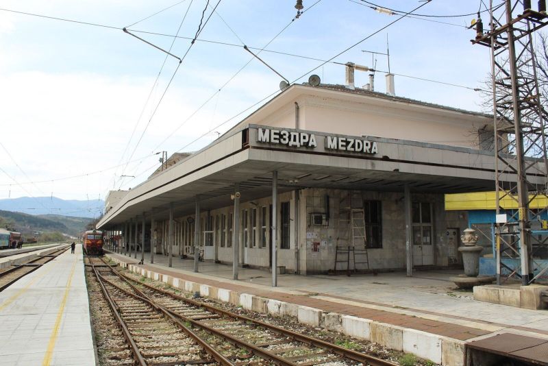 Гара Мездра, Уики