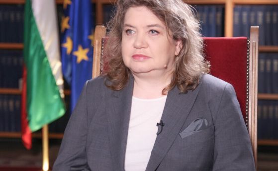 Киселова поздрави лекарите за празника им днес