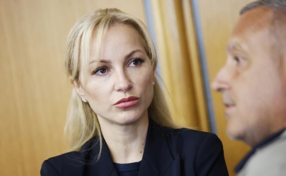 При думите ''Пеевски'' и ''Ново начало'' Ваня Тагарева спира микрофона в СОС (видео)