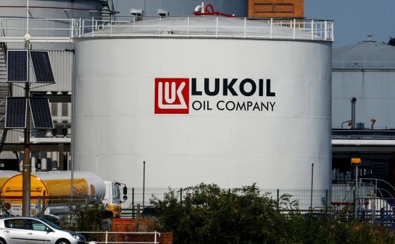 Лукойл продава международните си активи заради санкциите