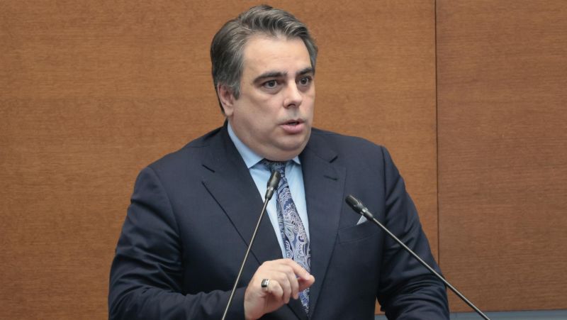 Асен Василев в пленарната зала