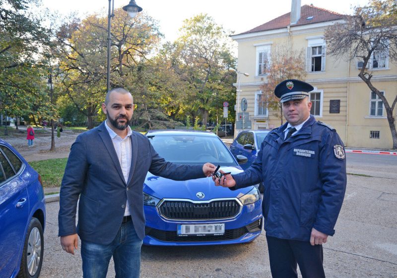 Община Варна закупи три нови автомобила за подпомагане дейността на Областна дирекция на МВР