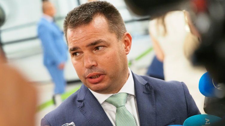 Антон Златанов