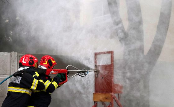 Взрив и пожар във фабрика в Турция, шест души загинаха