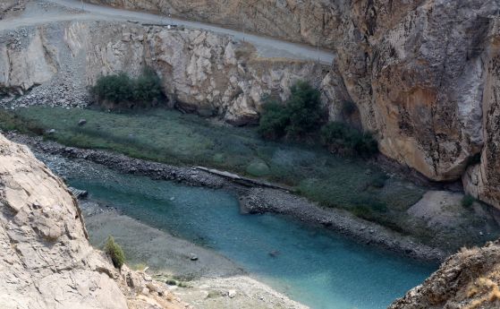 Язовир Амир Кабир