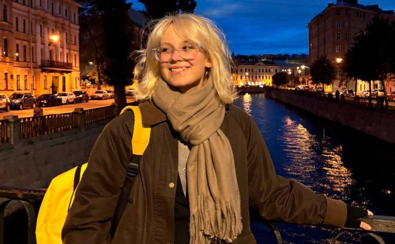 Диана Логинова (Наоко) - уличен музикант