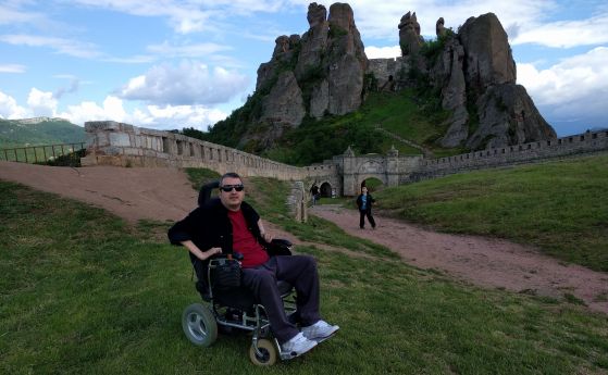 Митко Николов