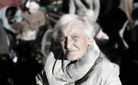 Възрастни хора