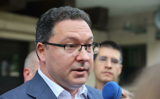 Даниел Митов