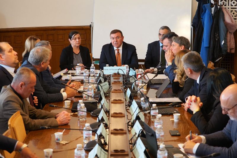 Здравната комисия в НС заседава