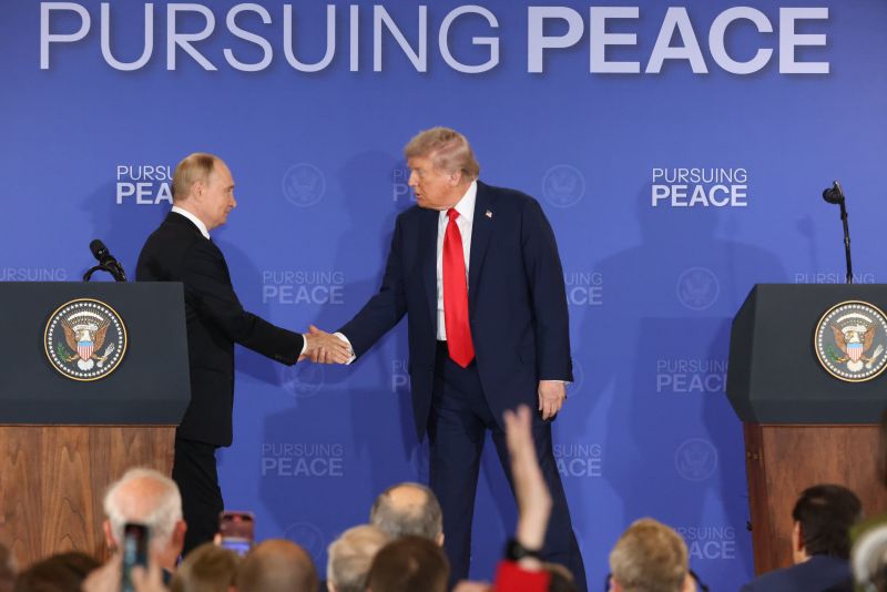 Тръмп и Путин през август 2025