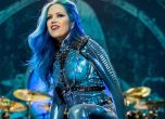 Arch Enemy се разделят с певицата Алиса Уайт-Глуз, тя пусна мелодичен нов сингъл