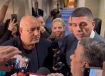 Борисов спори с Асен Василев и Ивайло Мирчев в кулоарите на НС