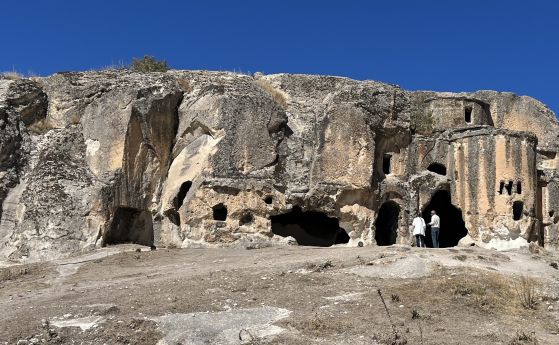 Свещените пещери, Фригия