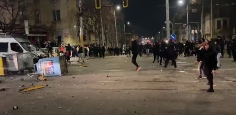 Над 10 души са задържани на протеста в София