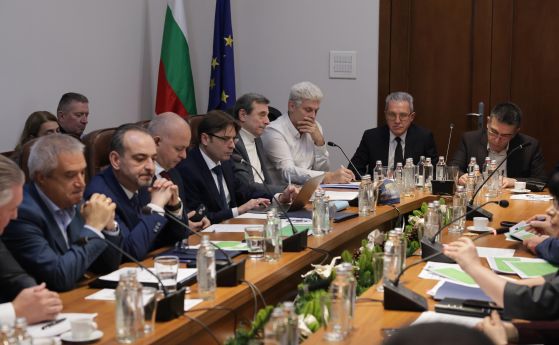 Тристранката заседава, 5 декември 2025 г.