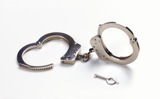 Разкопчани белезници