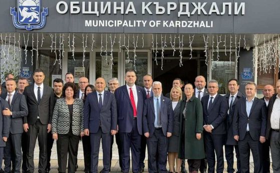 Пеевски стяга редиците в Кърджали