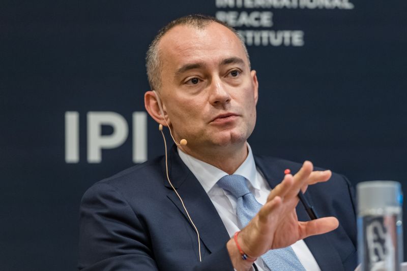 Николай Младенов