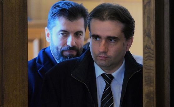 Кирил Петков и Божидар Божанов, ДБ