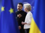 Украинският президент Володимир Зеленски и председателката на Европейската комисия Урсула фон дер Лайен по време на срещата на върха на ЕС в сградата на Европейския съвет в Брюксел, 6 март 2025 г. Снимка: AP Photo/Omar Havana