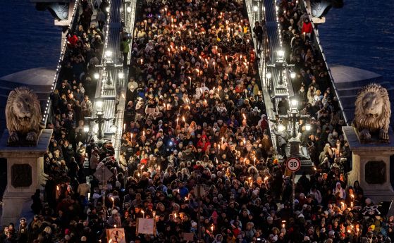 Огромен протест в Будапеща срещу Орбан