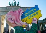 Инсталация, изобразяваща Путин, на германския скулптор Жак Тили