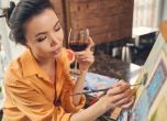 Магията на изкуството – Как рисуването с чаша вино превръща момента в преживяване