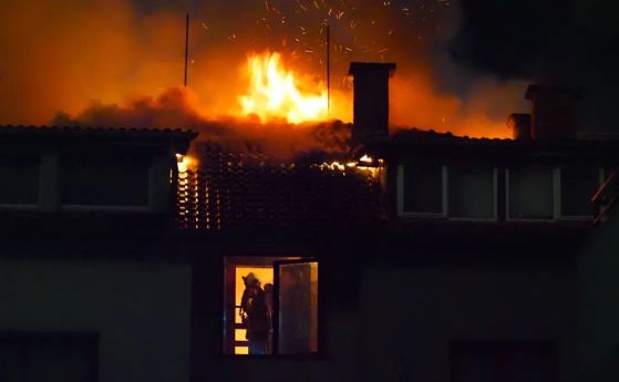 Пожар в столичния кв. ''Сухата река'', евакуираха 20 души