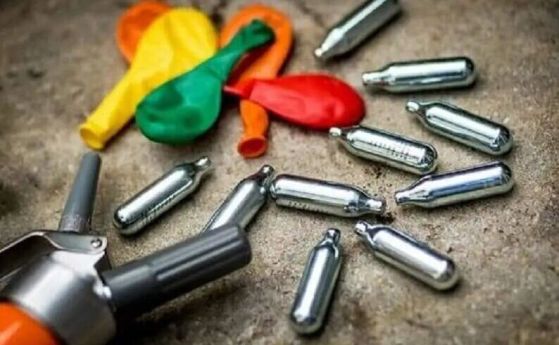 Иззеха 610 флакона райски газ в Пазарджик