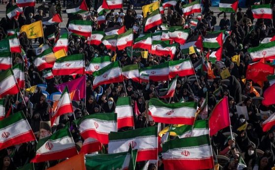 Най-малко 16 са загинали на протестите в Иран