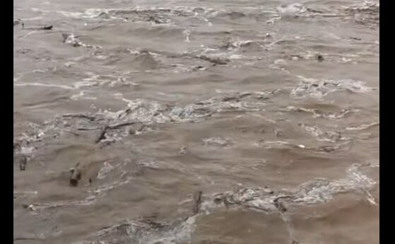 Придошла река скъса мост в Крумовградско