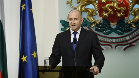 Радев подаде оставка като президент, отива на избори (видео) — OFFNews