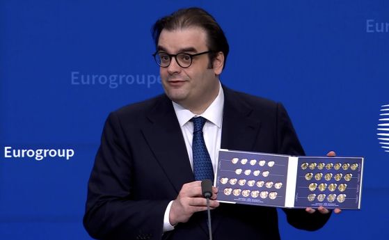 Еврогрупата приветства България за плавното въвеждане на еврото