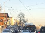 Кола и автобус от градския транспорт се удариха на столичен булевард