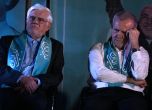 Иранският президент Масуд Пезешкиан (вдясно) и първият вицепрезидент Мохамад Реза Ареф по време на митинг в Техеран, 3 юли 2024 г. Снимка: АП/Vahid Salemi