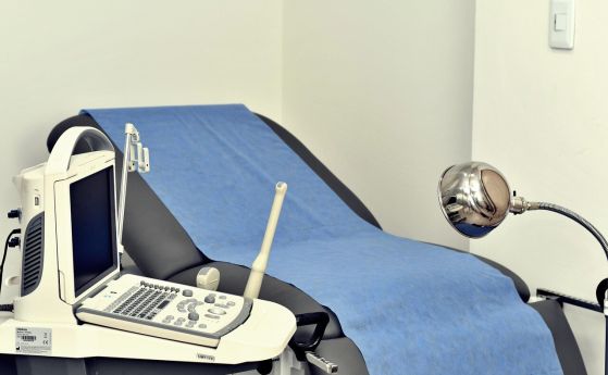 Проверяват гинекологичен кабинет в Бургас за изтекли записи