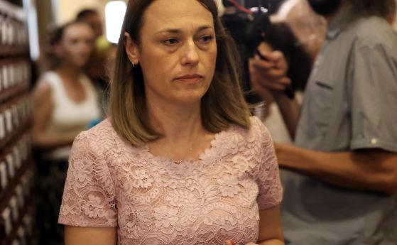 Познати муцуни: Ива Митева не отрече, че отива при Радев