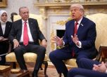 Президентът на САЩ Доналд Тръмп и турският президент Реджеп Тайип Ердоган по време на срещата им в Белия дом/.