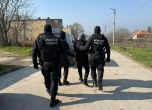 Гранични полицаи разбиха канал за трафик на мигранти