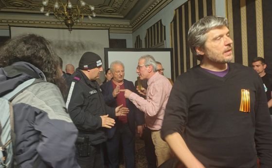 Депутат от ''Възраждане'' провали дискусия за 3 март. Напрежение избухна след цитати от граф Игнатиев