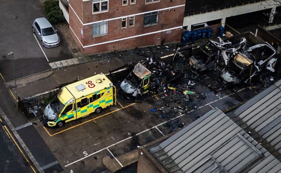 4 линейки на еврейска общност в Лондон са били запалени