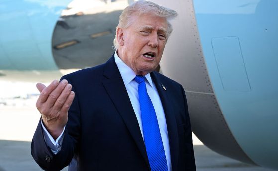 Рейтингът на Тръмп се срина до невиждано ниски нива