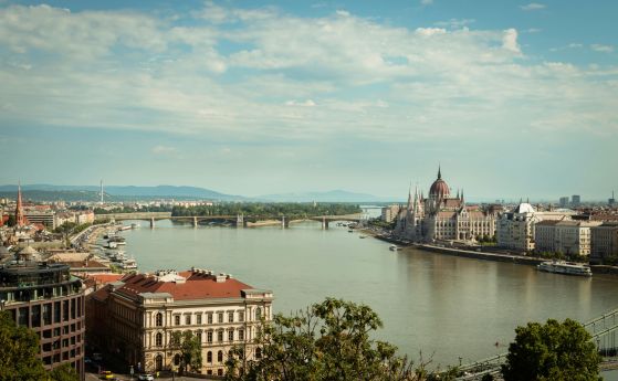 Над 20 000 души дариха за бивш унгарски полицай, разкрил ''Орбангейт'' срещу унгарската опозиция