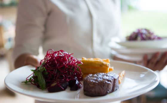 Хотелите и ресторантите в Гърция вече трябва да отчитат хранителните си отпадъци