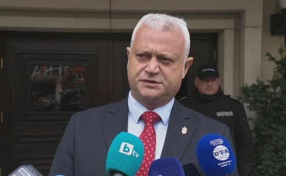 Шефът на МВР: Нетърпимо е мълчанието на прокурор Русинова, това мишкуване и тихо хрупани на сиренце от мандрата на Еврото