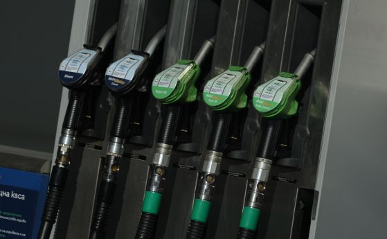 От утре поставят таван на цените на горивата в Полша