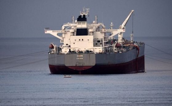 Петролът поскъпна рязко с над 5 долара