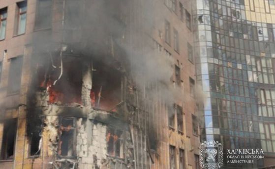 Руснаците отново атакуват и през нощта, и през деня със стотици дронове и ракети