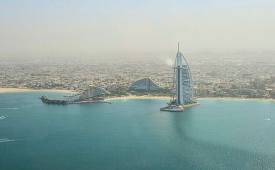 Отломки от ирански дрон удариха офиса на американския техгигант Оракъл в Дубай